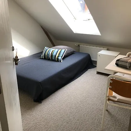 Quarto em Acomodações Particulares Cozy 2 - Free Parking Oon The Street
